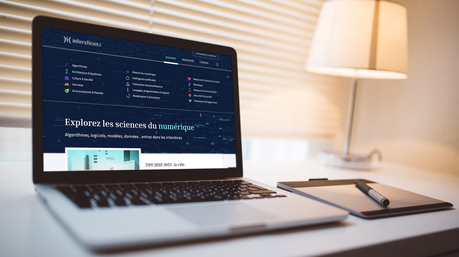 Un Interstice (Re) Découvrez Interstices: la revue de vulgarisation en sciences — Pixees